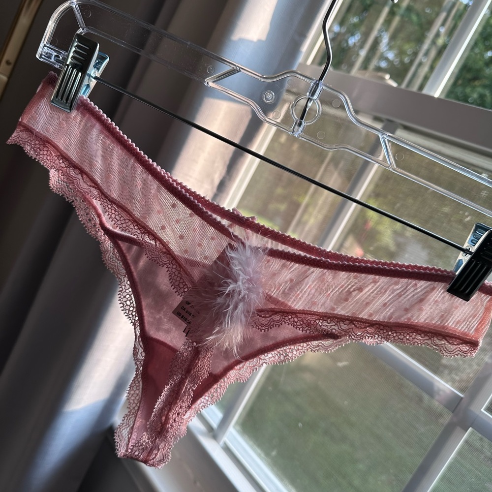 VICTORIAS SECRET THONG